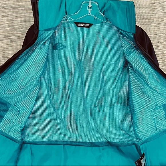 The North Face NWT Resolve 2 Rain Windbreakers Hooded Jacket Size XS/TP - Picture 12 of 12